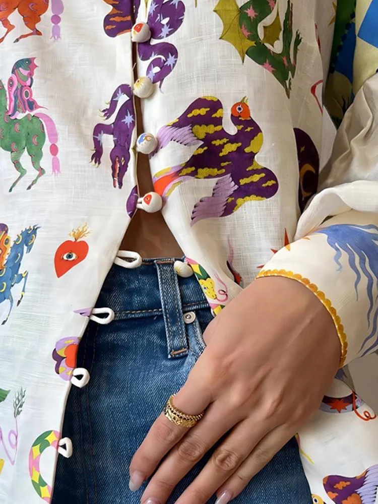 Beautifully Finished Blouse in a Timeless Design