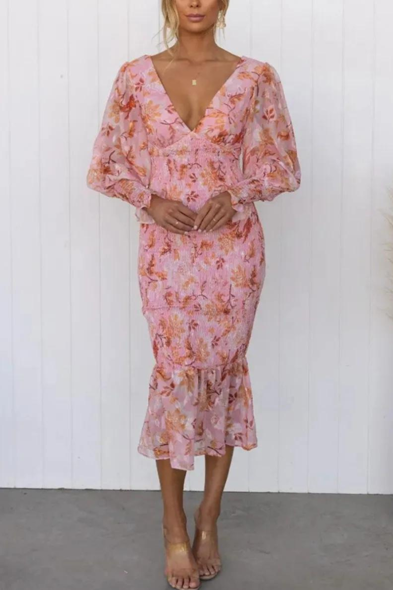 Beautifully Finished Dress in a Timeless Design