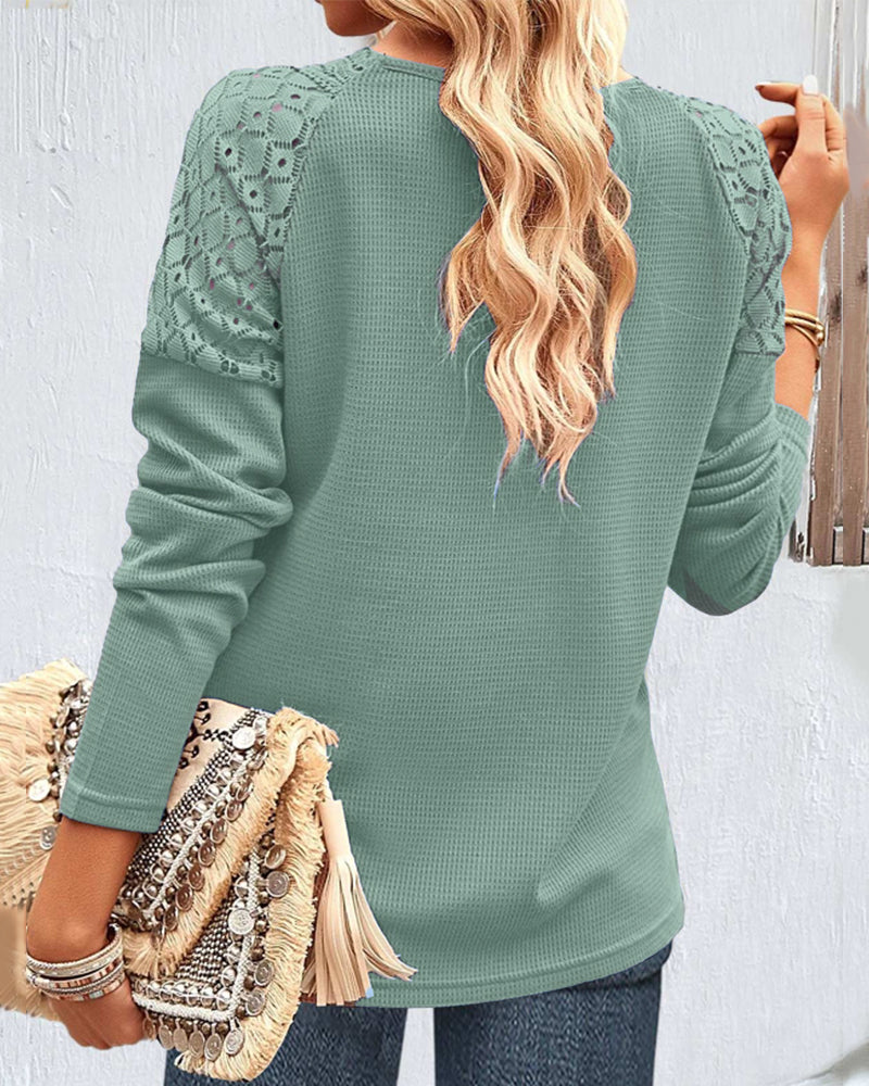 Classic Vintage Blouse with a Flattering Fit