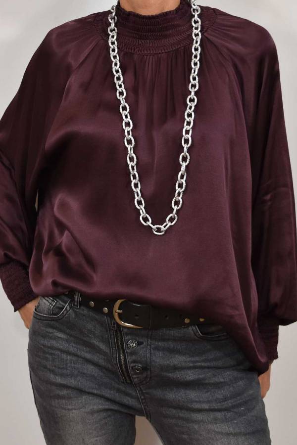 Polished Blouse with an Effortless Classic Look