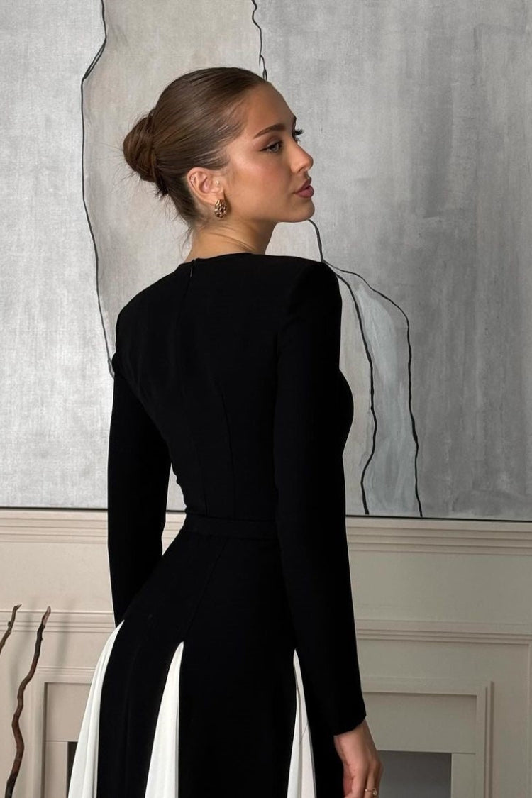 Sophisticated Dress with a Clean Classic Look