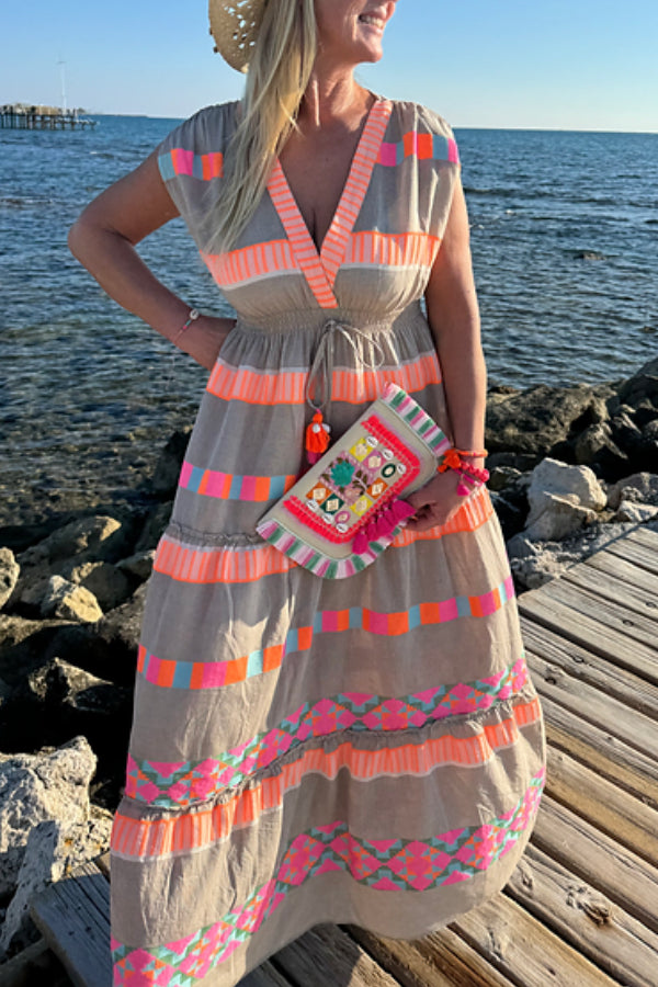 Beautifully Finished Dress in a Timeless Design