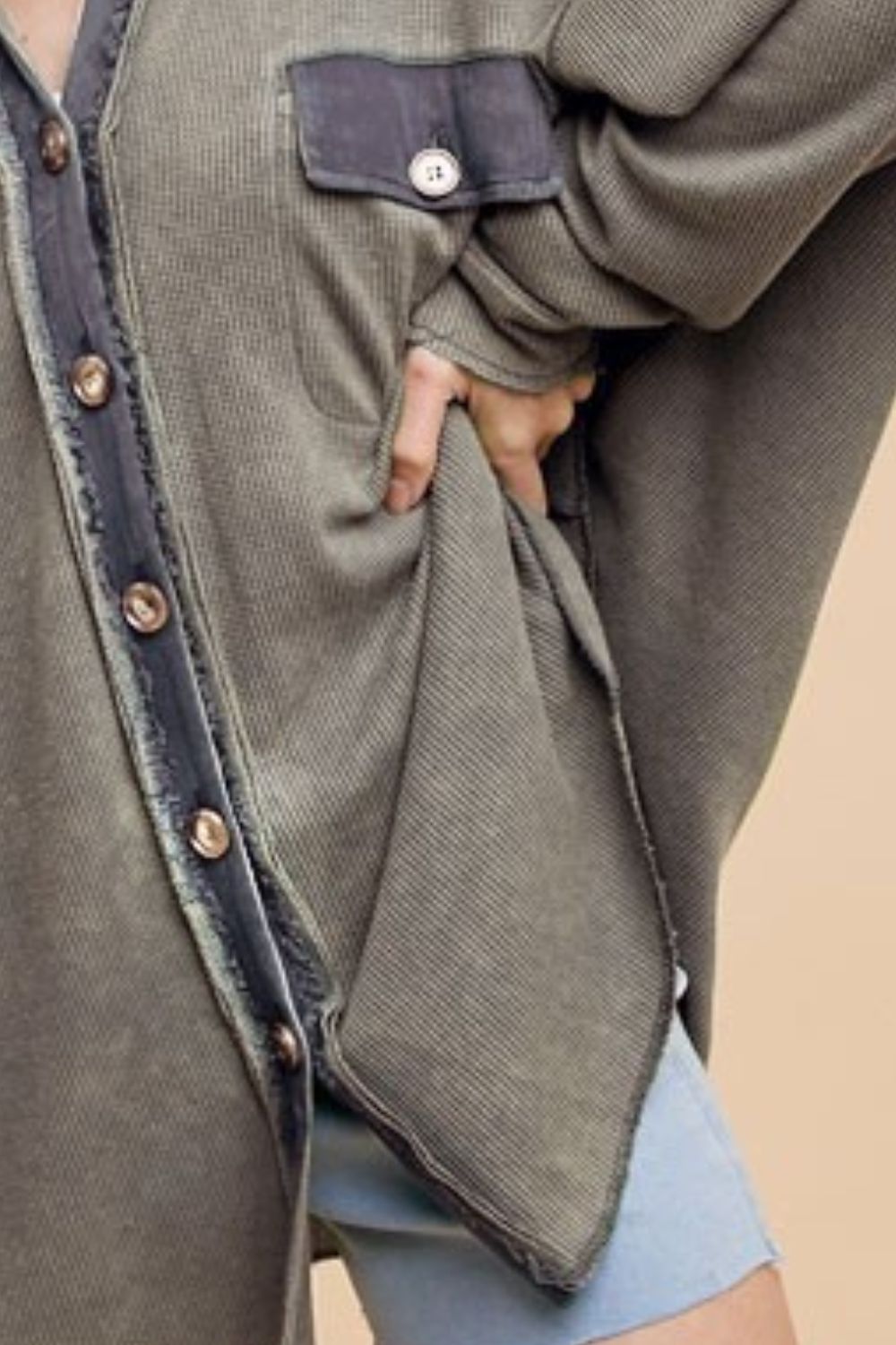 Effortlessly Elegant Shirt with a Timeless Design