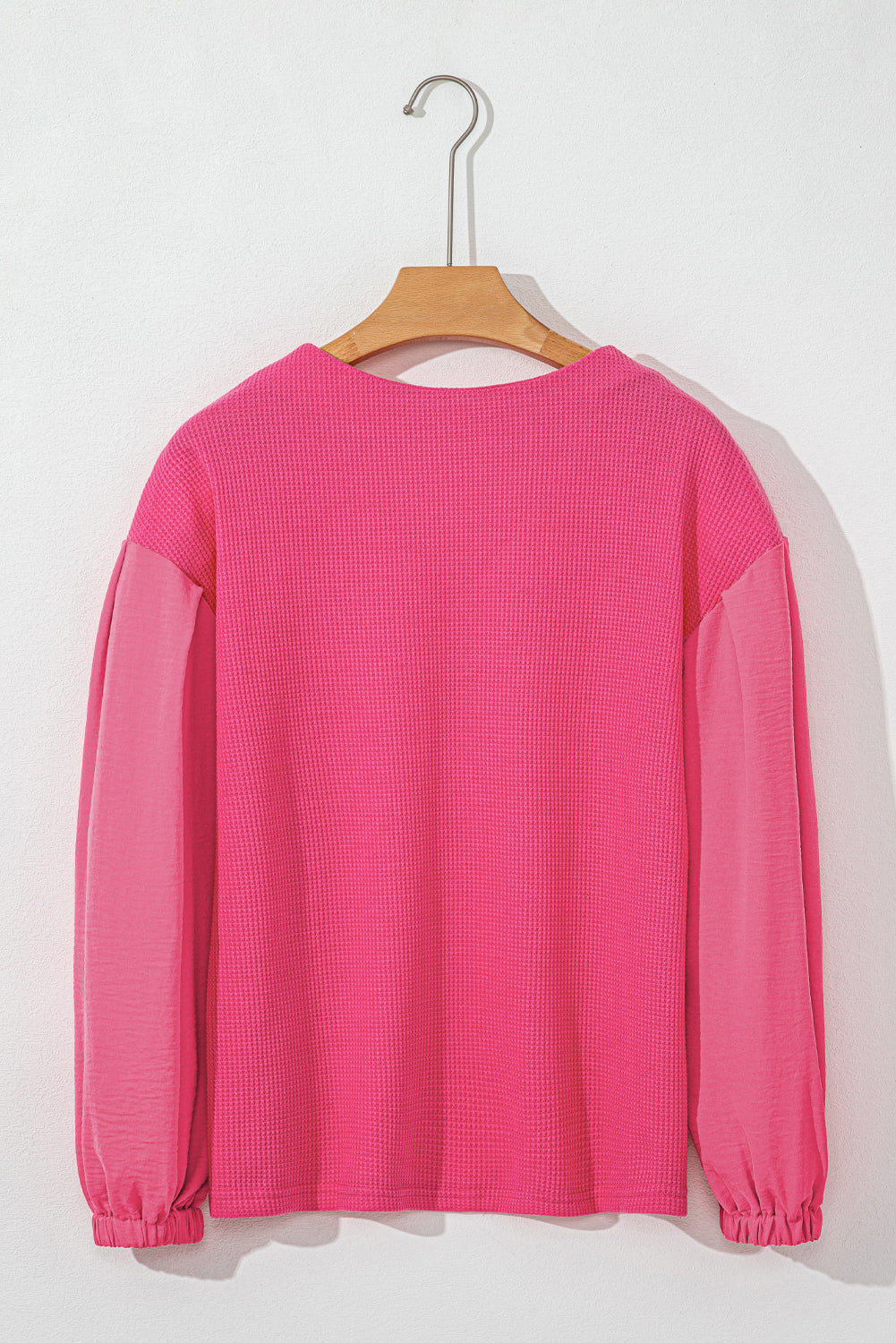 Well Tailored Blouse with a Graceful Silhouette