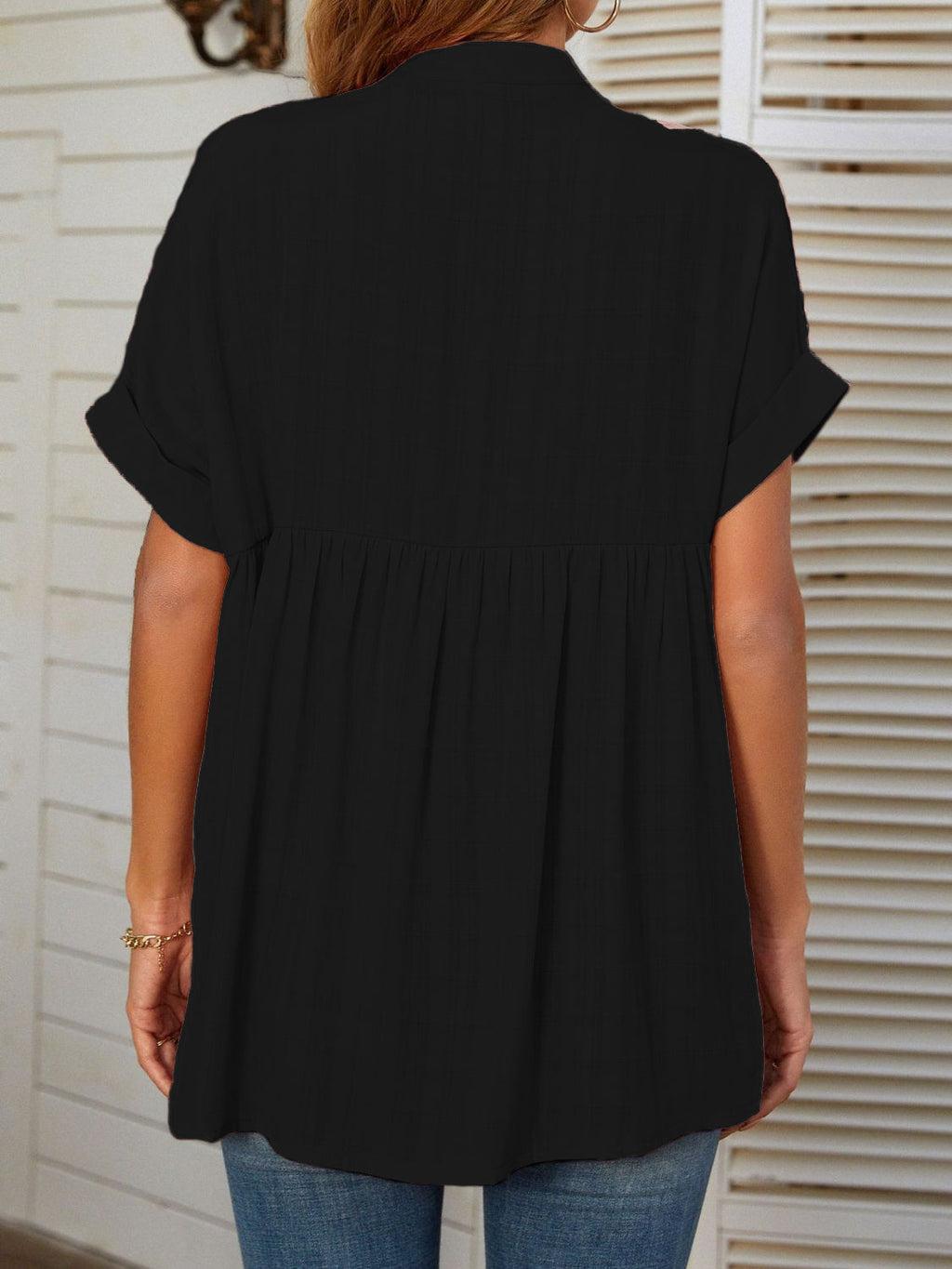 Sophisticated Blouse with a Clean Classic Look