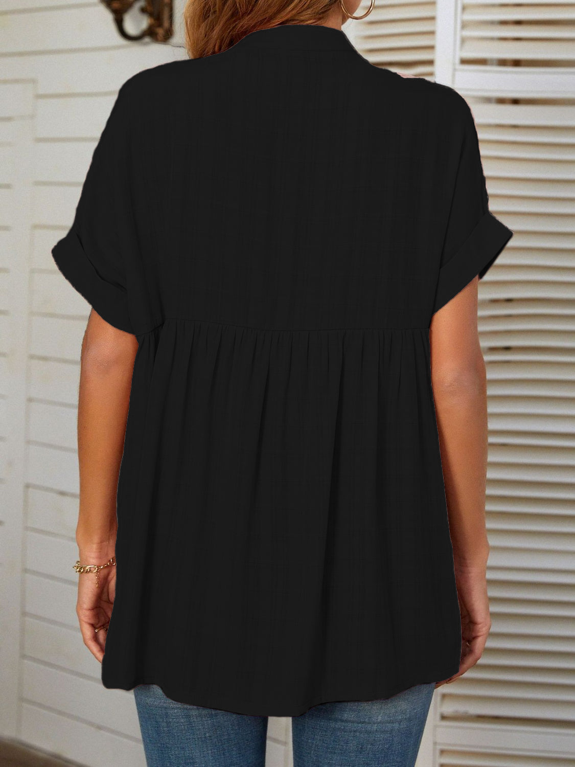 Sophisticated Blouse with a Clean Classic Look