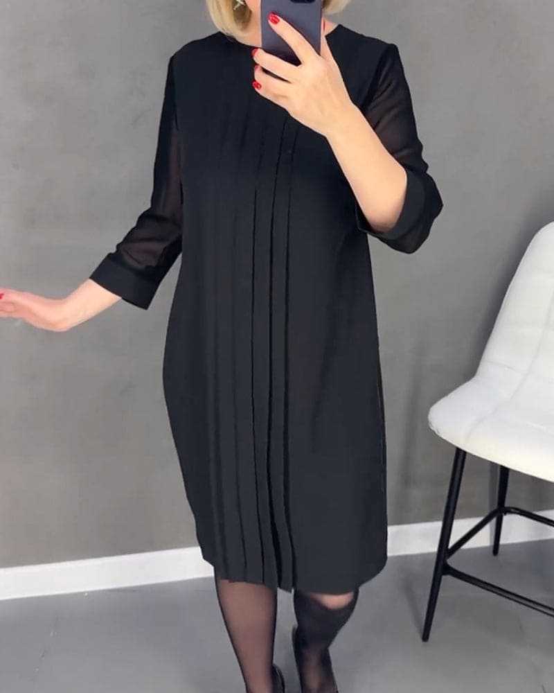 Well Tailored Dress with a Graceful Silhouette