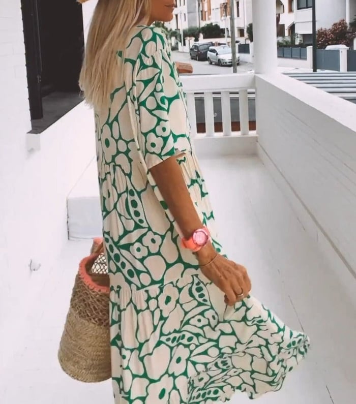 Well Tailored Dress with a Graceful Silhouette