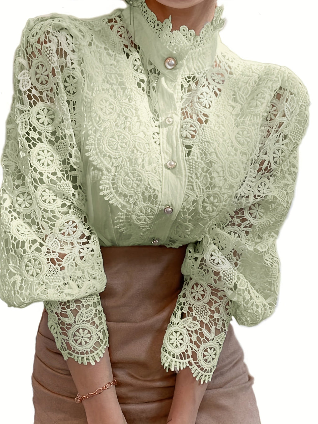 Effortlessly Elegant Blouse with a Timeless Design