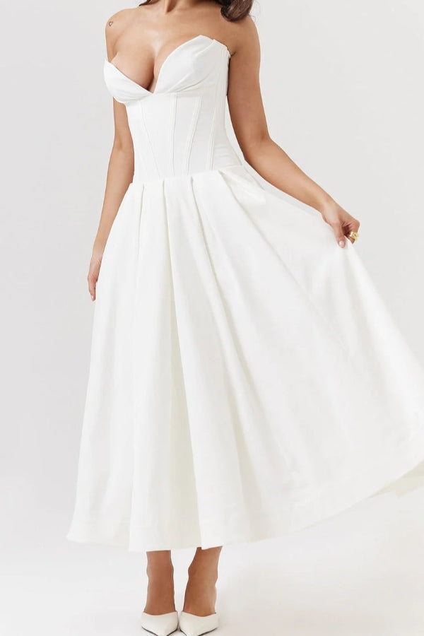 Classic Vintage Dress with a Flattering Fit