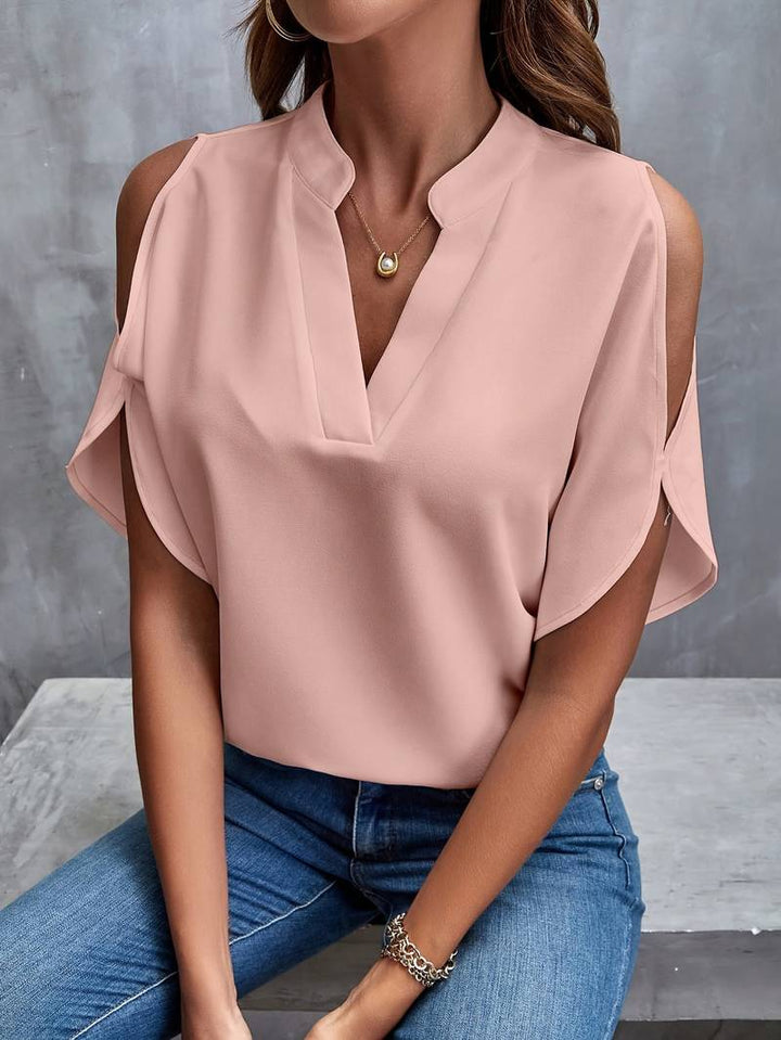 Effortlessly Elegant Blouse with a Timeless Design
