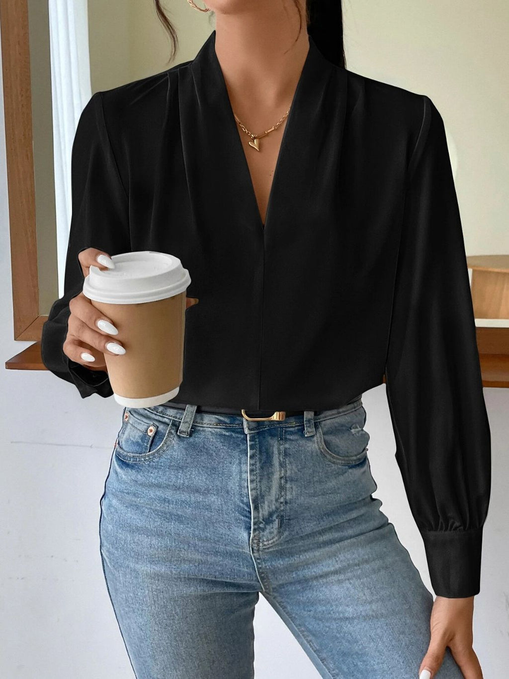 Effortlessly Elegant Shirt with a Timeless Design