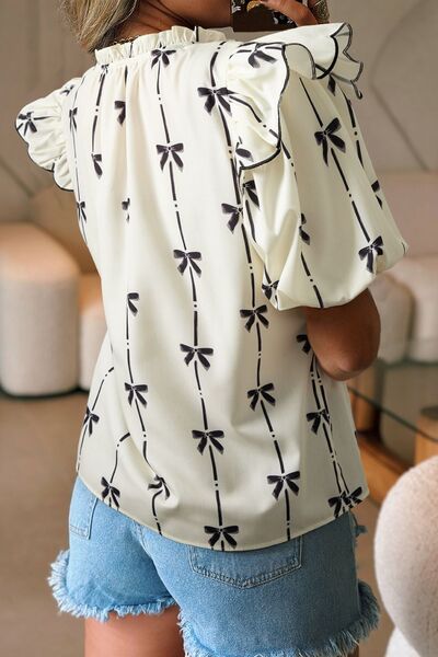 Sophisticated Blouse with a Clean Classic Look