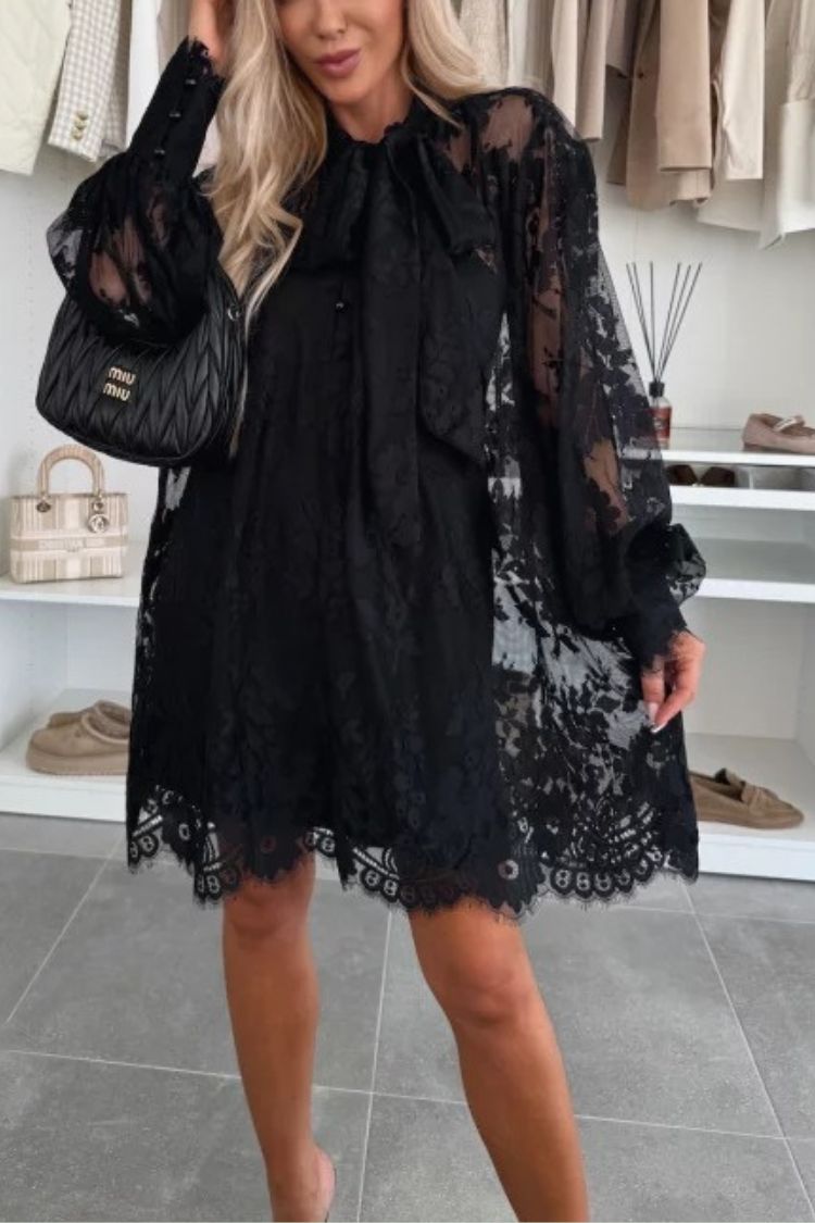 Classic Vintage Dress with a Flattering Fit