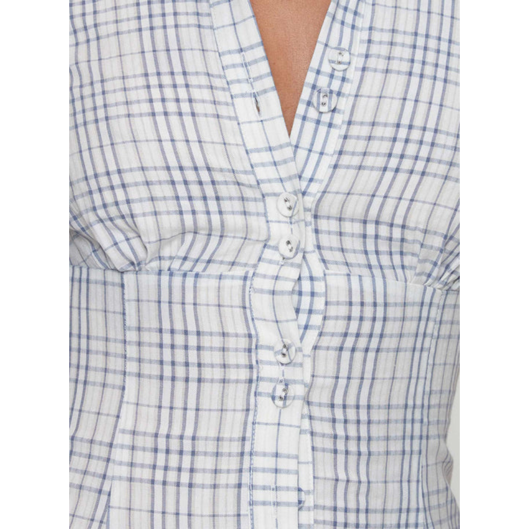Effortlessly Elegant Shirt with a Timeless Design