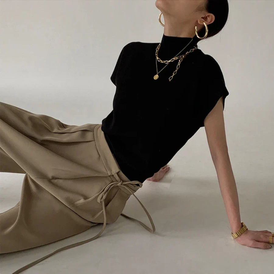 Well Tailored T-Shirt with a Graceful Silhouette