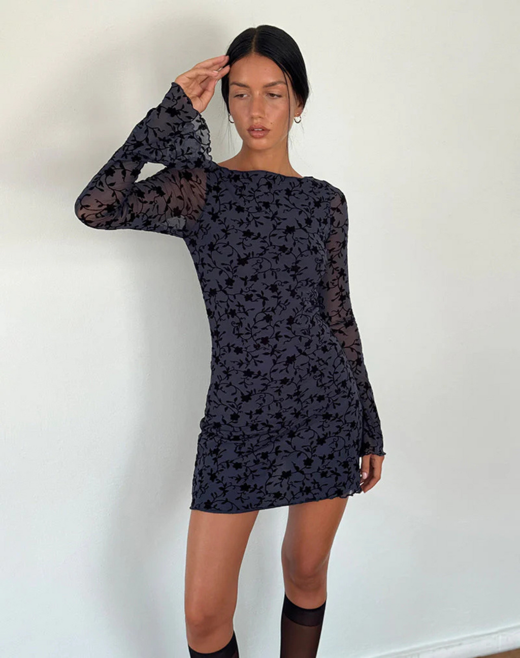 Beautifully Finished Dress in a Timeless Design