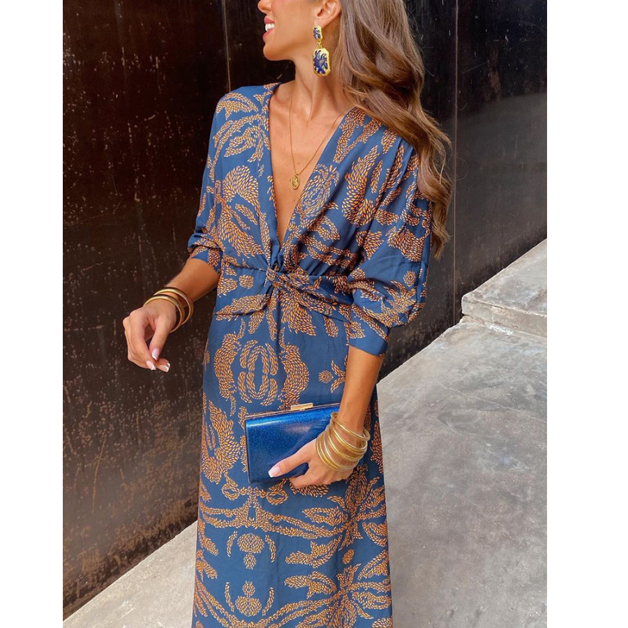 Well Tailored Dress with a Graceful Silhouette