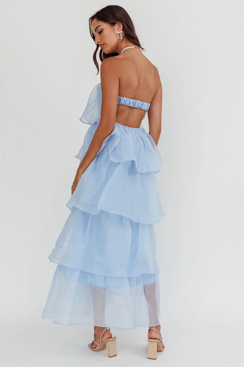 Well Tailored Dress with a Graceful Silhouette