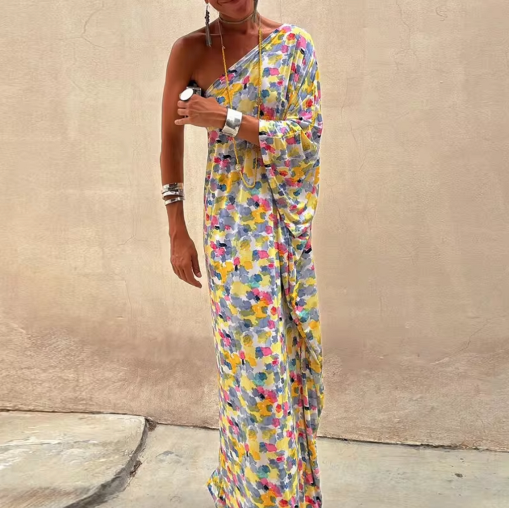 Well Tailored Dress with a Graceful Silhouette