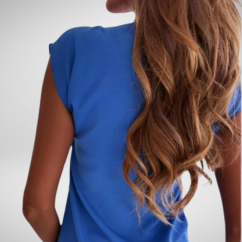 Beautifully Crafted Blouse in a Classic Style
