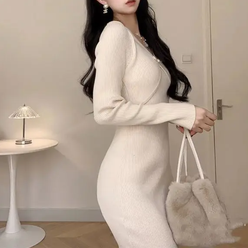 Effortlessly Elegant Dress with a Timeless Design