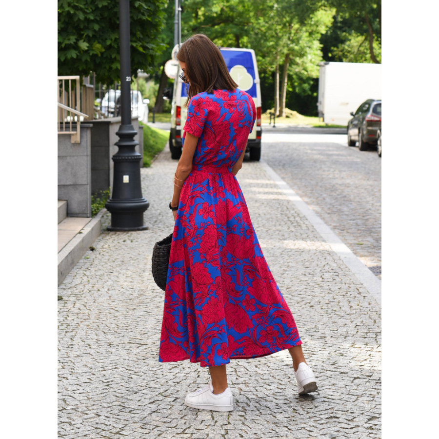 Classic Vintage Dress with a Flattering Fit