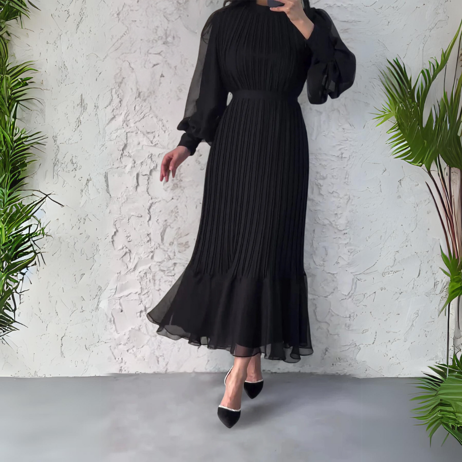 Classic Vintage Dress with a Flattering Fit