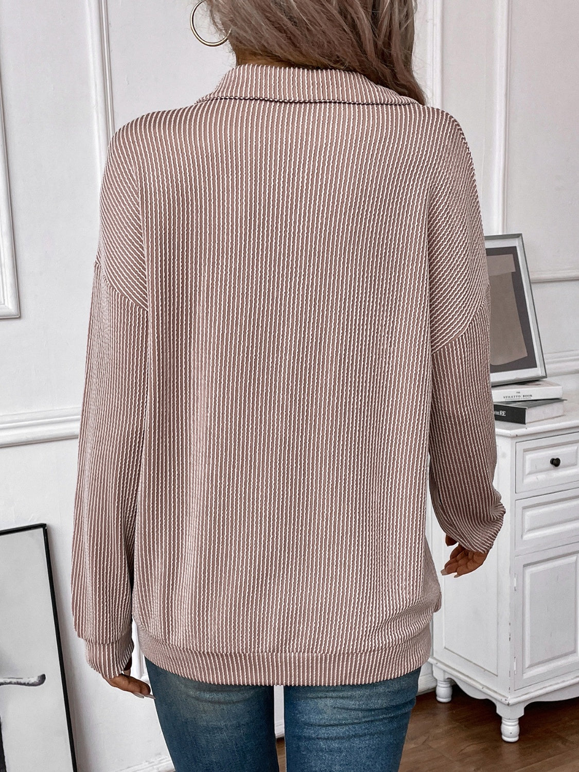 Effortlessly Elegant T-Shirt with a Timeless Design