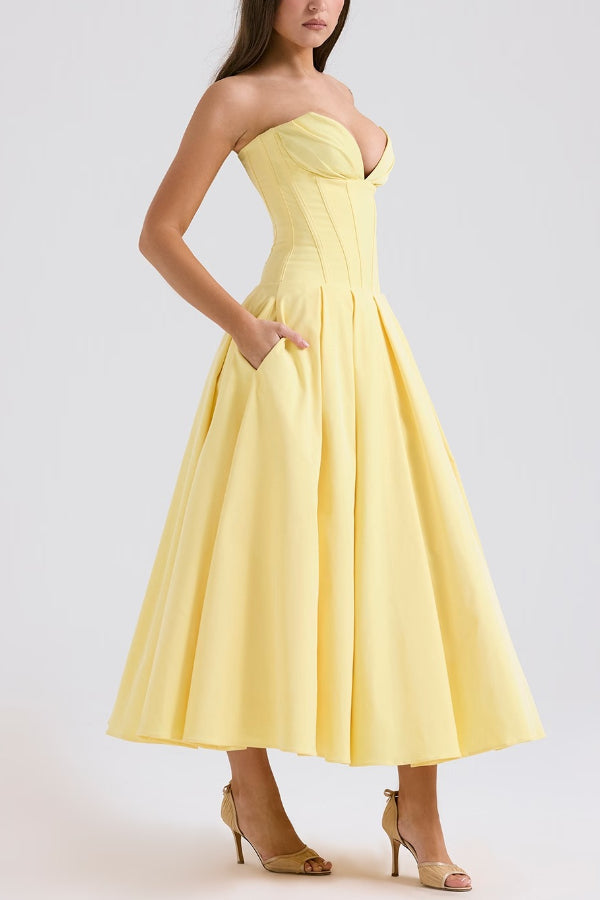 Classic Vintage Dress with a Flattering Fit