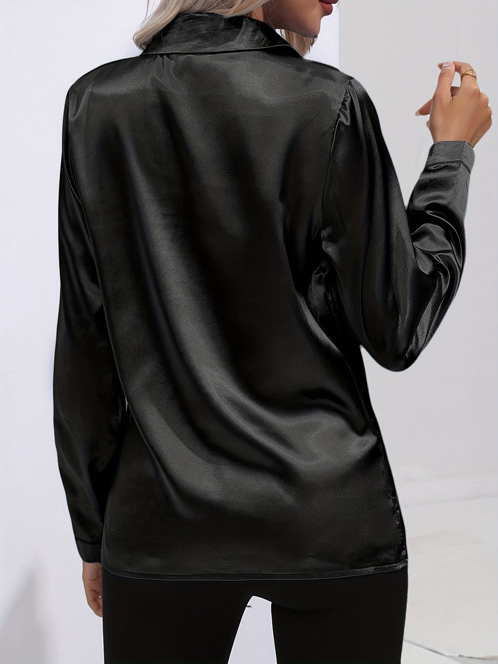 Classic Vintage & Enduringly Stylish Blouse