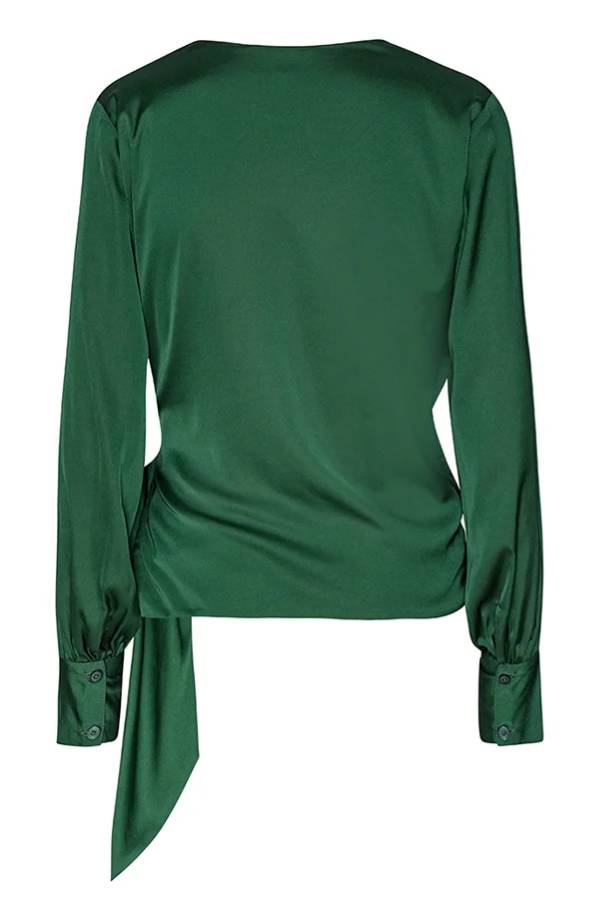 Gracefully Styled Shirt for Any Occasion
