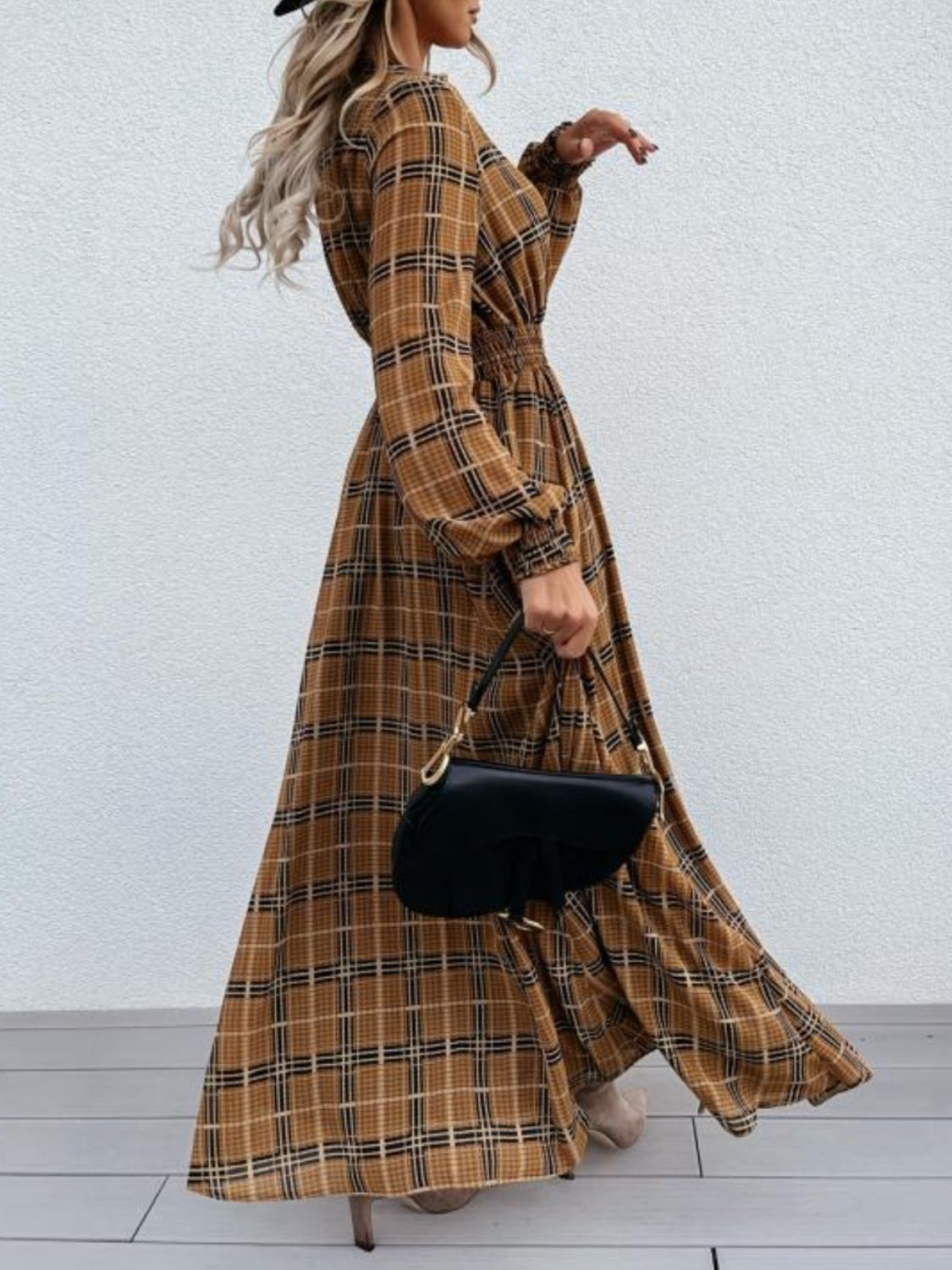 Classic Vintage Dress with a Flattering Fit
