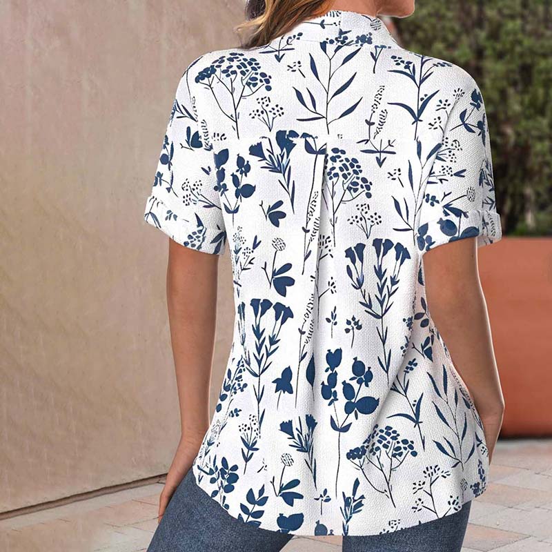 Sophisticated Blouse with a Clean Classic Look