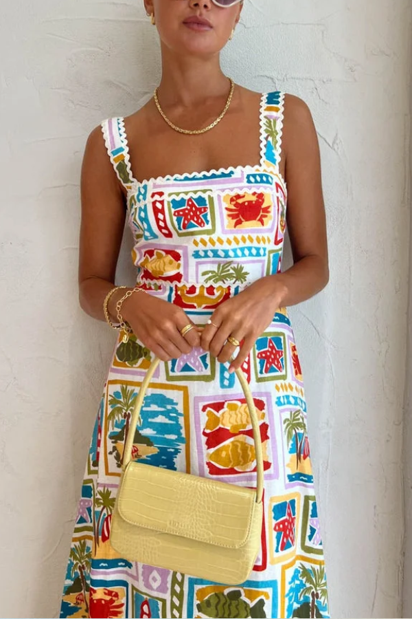 Beautifully Finished Dress in a Timeless Design