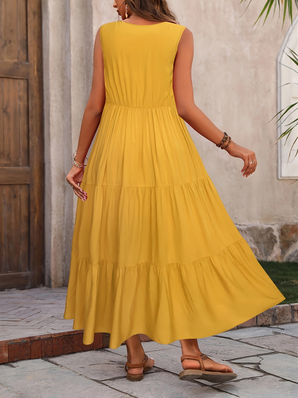 Gracefully Styled Dress for Any Occasion