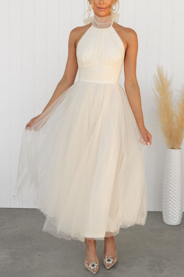 Beautifully Crafted Dress in a Classic Style