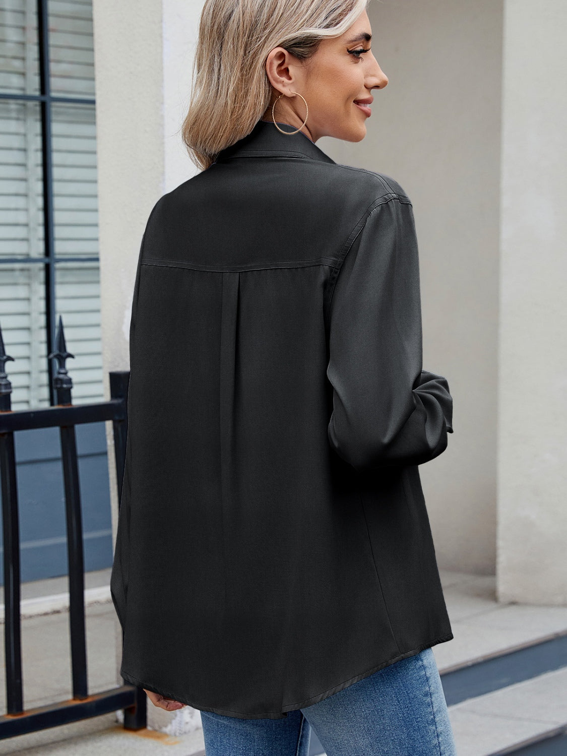 Well Tailored Shirt with a Graceful Silhouette