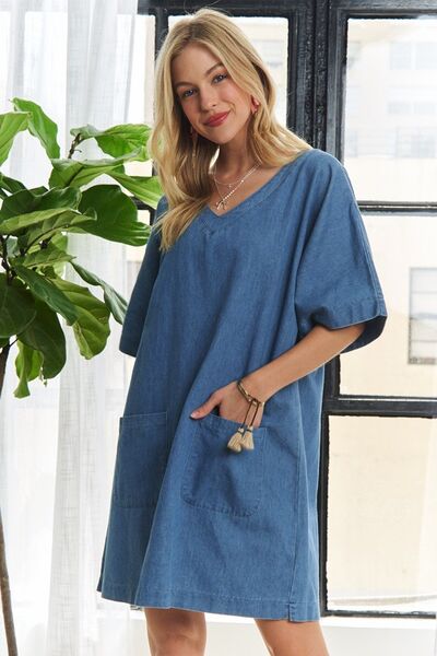 Classic Vintage Dress with a Flattering Fit