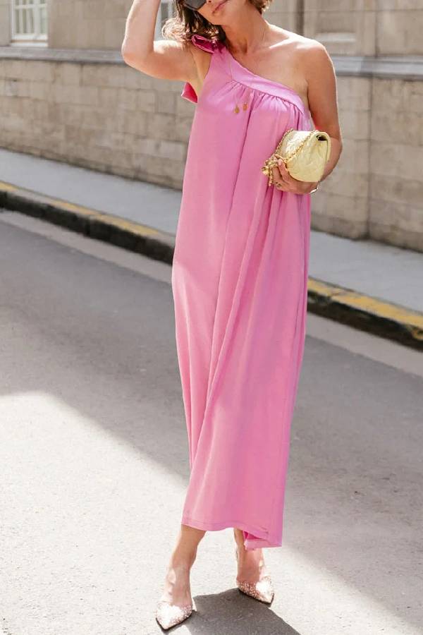 Well Tailored Dress with a Graceful Silhouette