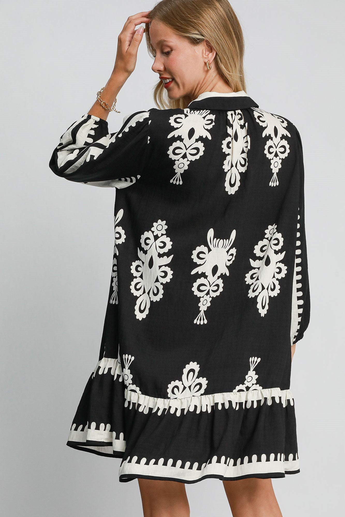 Gracefully Styled Dress for Any Occasion