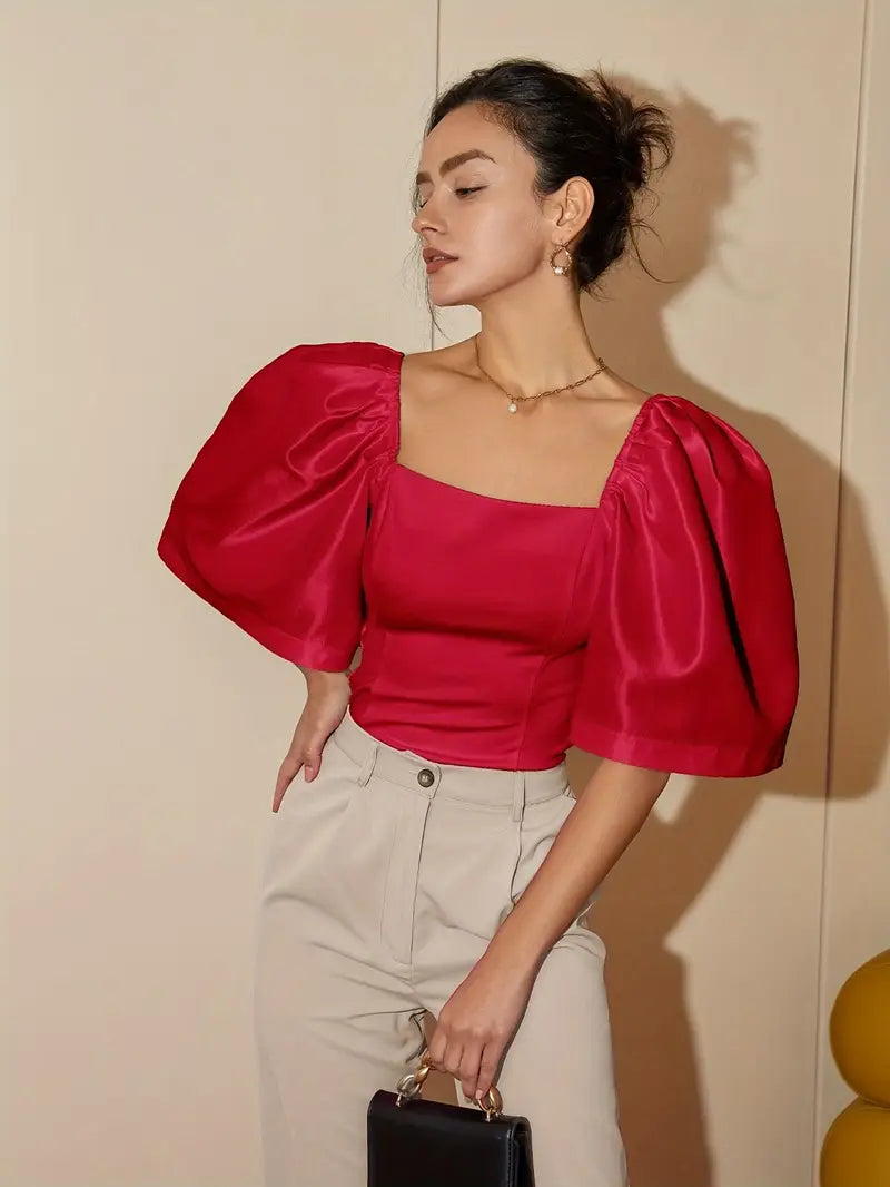 Well Tailored Blouse with a Graceful Silhouette
