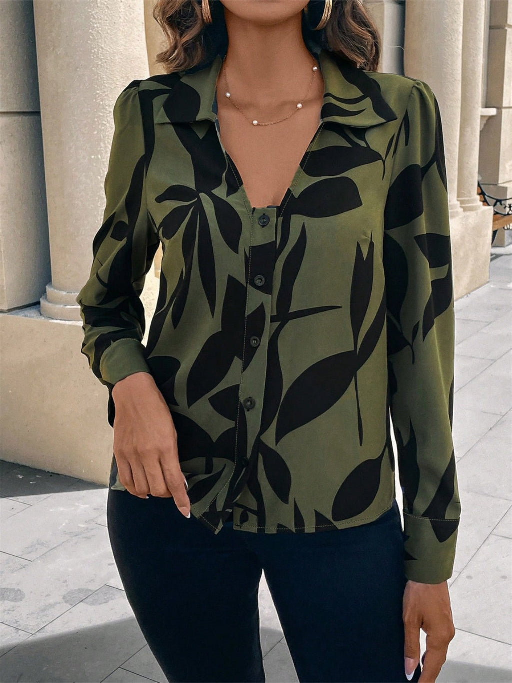 Beautifully Finished Shirt in a Timeless Design