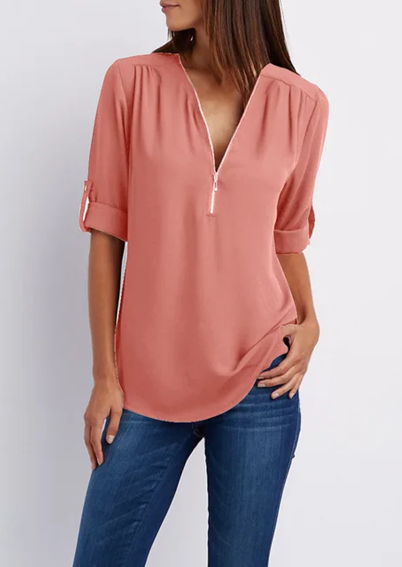 Effortlessly Elegant Blouse with a Timeless Design