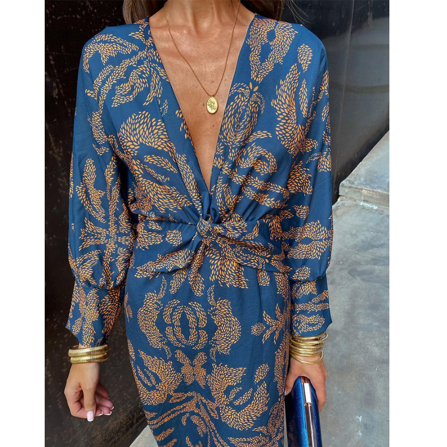 Well Tailored Dress with a Graceful Silhouette
