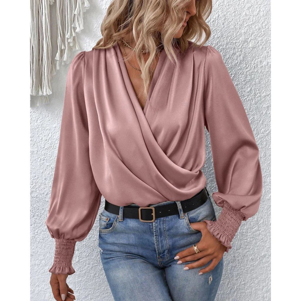 Classic Vintage & Enduringly Stylish Blouse