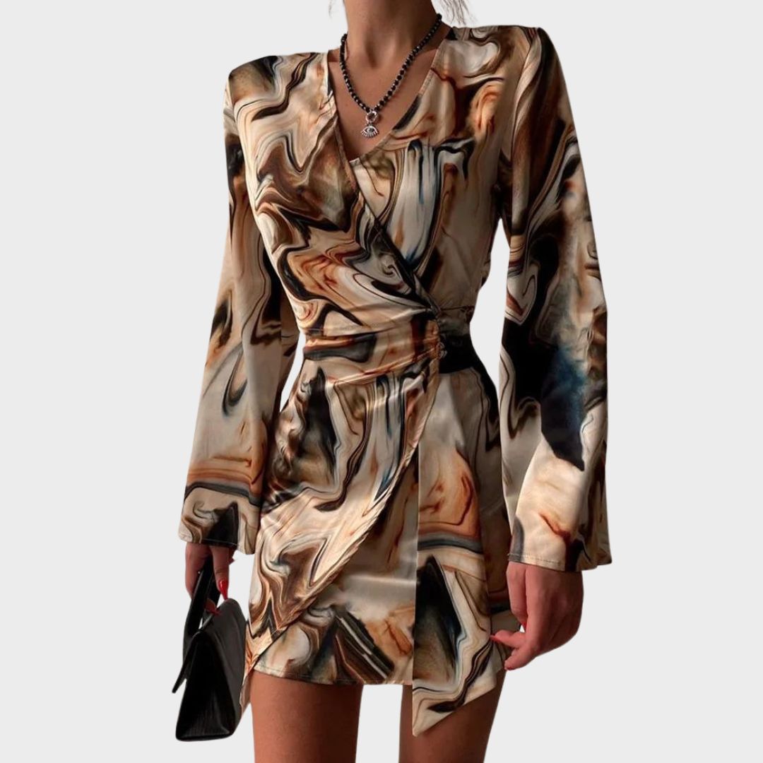 Well Tailored Dress with a Graceful Silhouette