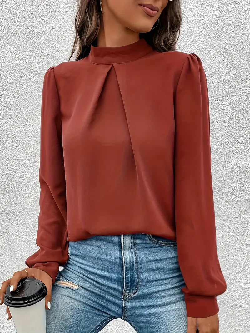 Well Tailored Blouse with a Graceful Silhouette