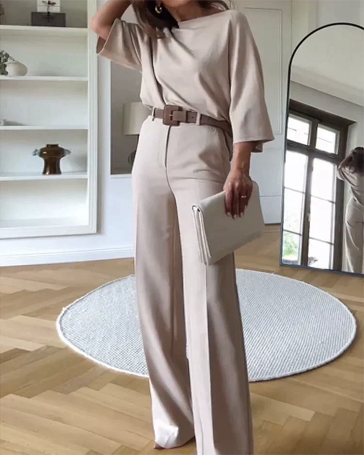 Well Tailored Blouse with a Graceful Silhouette