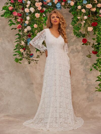 Beautifully Finished Dress in a Timeless Design